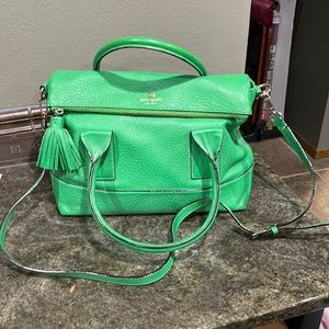 EUC Kate Spade Kelly Green Leather Carmen Southport Avenue Fold Over Bag♠️✨✨